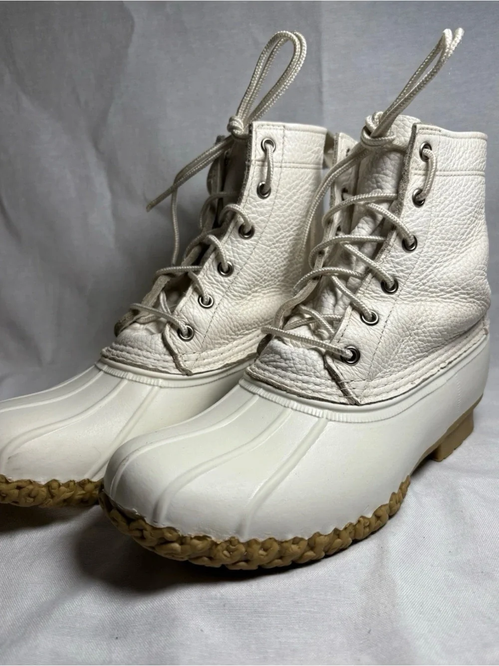 L.L. Bean Women's Off-White Lace-Up Duck Boots with Tan Sole women’s 9.5 men’s 8